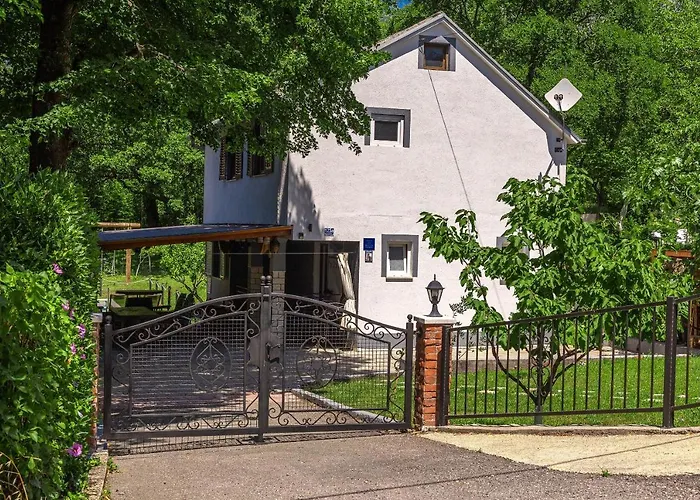 Darija With Heated Pool Villa *