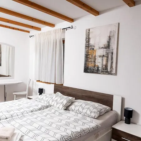 Darija With Heated Pool Grižane